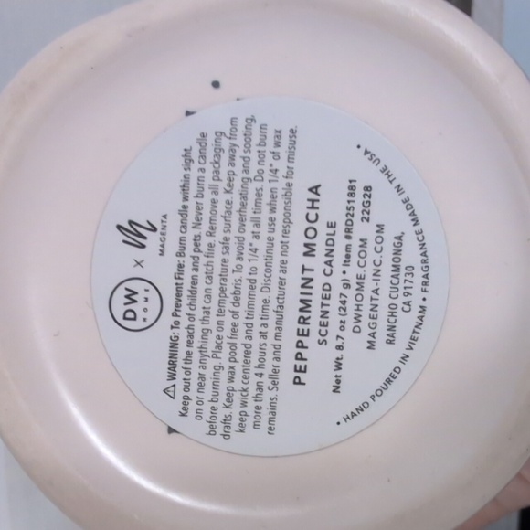 RAE DUNN PEPPERMINT MOCHA CANDLE - Picture 3 of 4